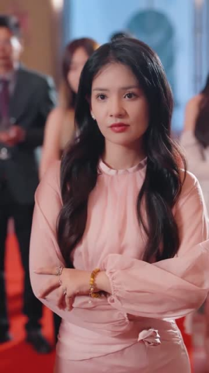 夫人她竟是顶级豪门(71集) 夫人她竟是顶级豪门(71集)一起追生活短剧