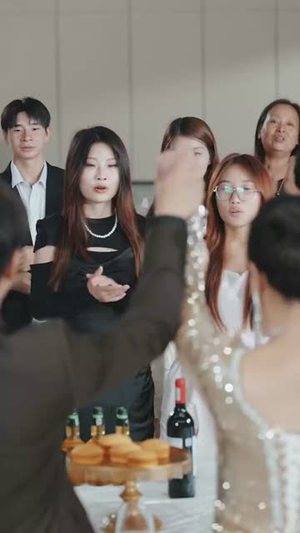 老外来踢场我老妈一首国风飒爆全场(80集) 老外来踢场我老妈一首国风飒爆全场(80集)爆火短剧推荐