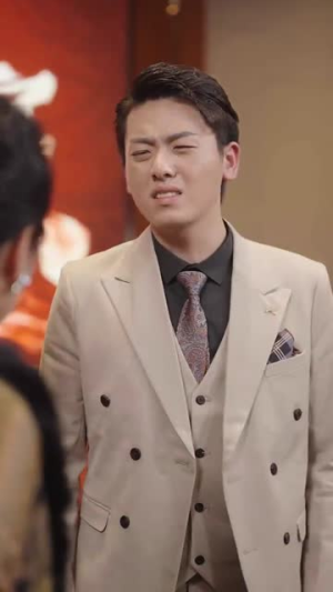 闭关七年师姐求我出山斩情根(80集) 闭关七年师姐求我出山斩情根(80集)番茄短剧看全集