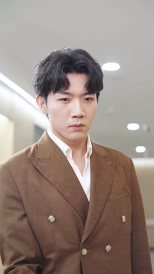 爱似流星坠落(30集) 爱似流星坠落(30集)好看的短剧