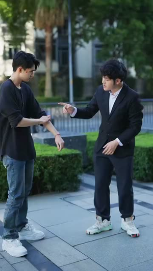 她在寒风中绽放(87集) 她在寒风中绽放(87集)短剧爆款推荐