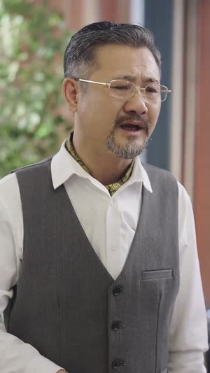 蛰伏五年,下山即超神(88集) 蛰伏五年,下山即超神(88集)最火的短剧