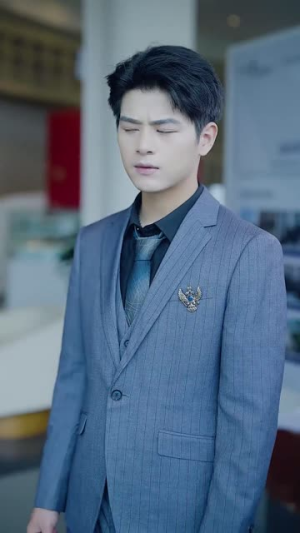 女扮男装后总裁念念不忘(83集) 女扮男装后总裁念念不忘(83集)上热门短剧