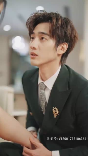 租来男友竟是千亿总裁(99集) 租来男友竟是千亿总裁(99集)好看上头短剧