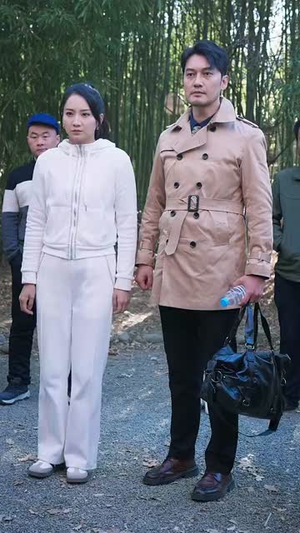 老公挽着白月光让我儿子喊妈(53集) 老公挽着白月光让我儿子喊妈(53集)看到了大结局