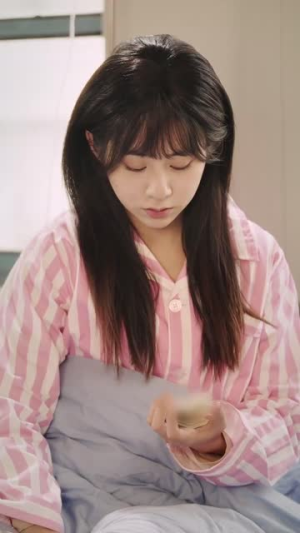 军婚四年未见面,军官老公回来了(95集)  军婚四年未见面,军官老公回来了(95集) 热门爆款短剧