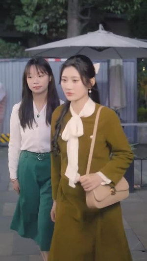 重回那夜校花你听我狡辩(100集)  重回那夜校花你听我狡辩(100集) 短剧前十排行榜