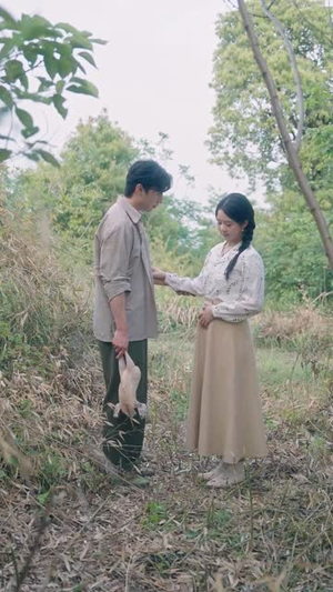 穿成指挥官前妻后被全家团宠(76集) 穿成指挥官前妻后被全家团宠(76集)我全都看完了