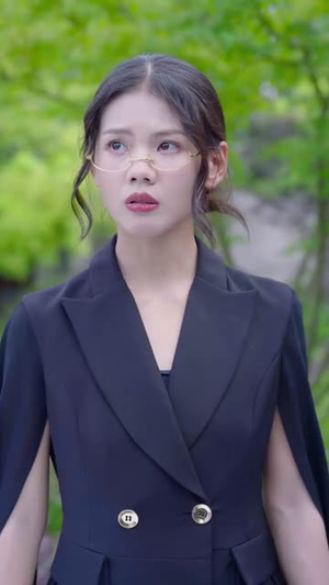 龙隐芳邻房客小姐请自重 (76集) 龙隐芳邻房客小姐请自重 (76集)在线免费观看