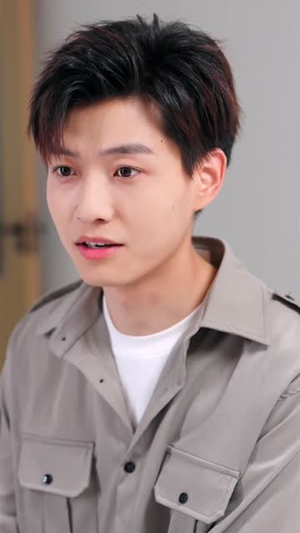 顶级维修工隔壁太太请我修水管 (52集) 顶级维修工隔壁太太请我修水管 (52集)短剧后续更精彩