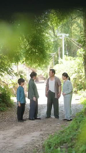 灾荒年代全家靠我心声逆袭 (81集)  灾荒年代全家靠我心声逆袭 (81集) 免费看短剧