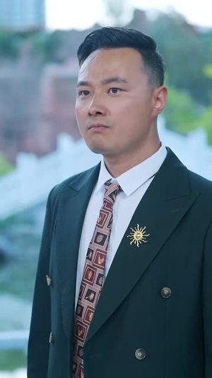 修行三年我成了神医界无敌头头 (77集) 修行三年我成了神医界无敌头头 (77集) 古装热门短剧