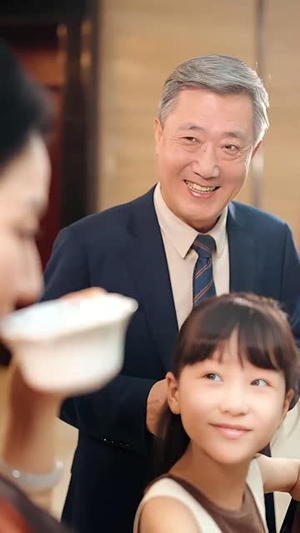 萌宝告状,农民工爹地是战神&萌宝告状农民工爹地是战神 (60集) 萌宝告状,农民工爹地是战神&萌宝告状农民工爹地是战神 (60集) 超火热门短剧