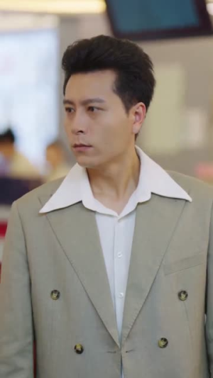 绿幕上的轨迹(83集) 绿幕上的轨迹(83集)每天短剧分享