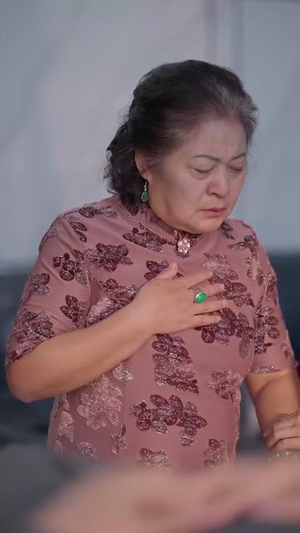 乡野医美 (80集) 乡野医美 (80集) 好看短剧追不停