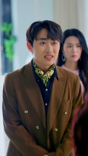 万物交易群(73集) 万物交易群(73集)超火热门短剧