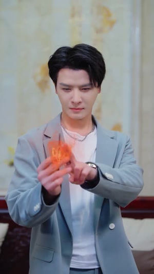 离婚当天，我暴露了天师身份（82集）分享好看短剧