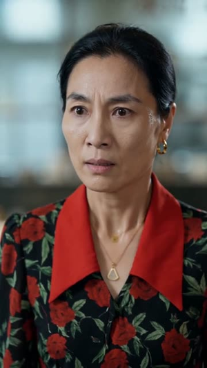 帮发小餐馆撑场子被骂，我结账后他却慌了（71集）好看短剧又来了