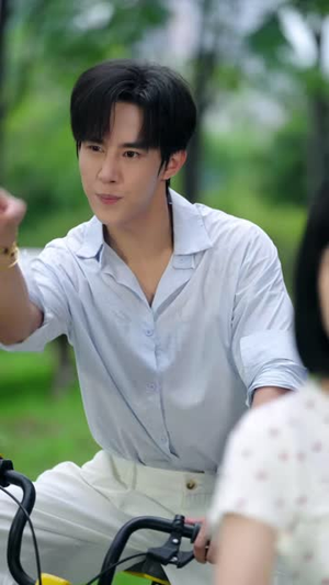 龙家长姐一出手，弟弟们原地变型（43 集）迅雷网盘观看