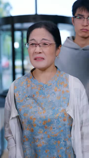 高铁错连老公蓝牙，莫太太高调离婚了（65 集）抢先看热门短剧