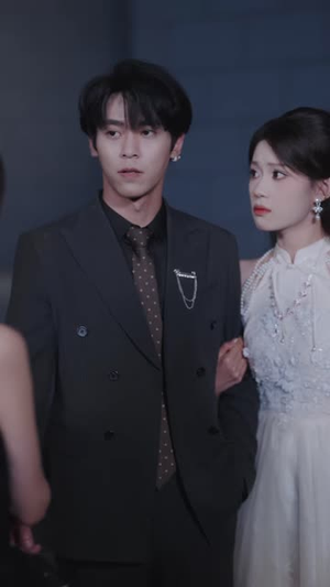 过来找块玉,喜提冰山老婆(80 集) 过来找块玉,喜提冰山老婆(80 集)每日短剧推荐