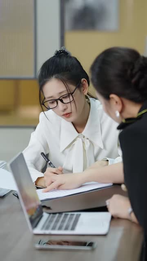状元真千金吊打假千金（55 集）好看到停不下来